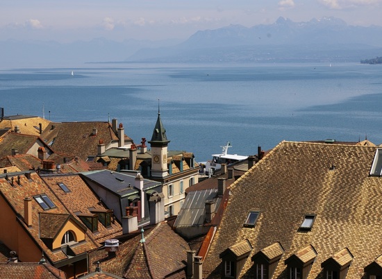 Женева обещает туристам по 90 евро на развлечения в городе